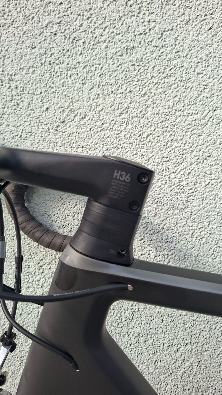 Used Canyon Ultimate CF SLX 9.0 2018 2018 Road & Gravel — image 18 of 21