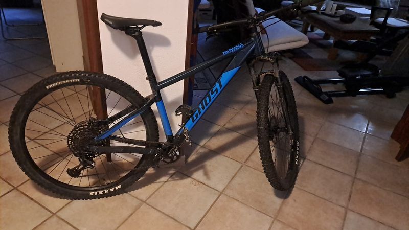 Used Ghost NIRVANA TOUR UNIVERSAL 2025 2025 Mountainbike, Blue, 27.5, 29 — image 1 of 5