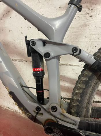 Used Trek Slash 9.7 2019 2019 Mountainbike — image 5 of 10