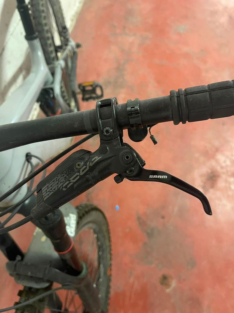 Used Trek Slash 9.7 2019 2019 Mountainbike — image 10 of 10