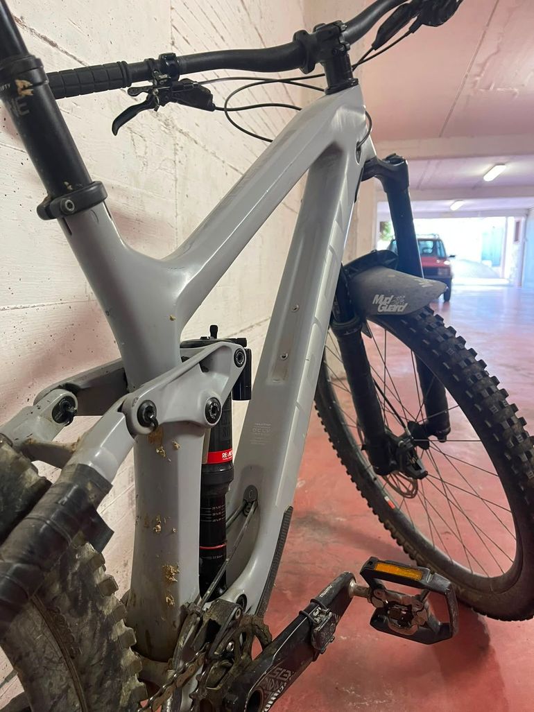 Used Trek Slash 9.7 2019 2019 Mountainbike — image 4 of 10