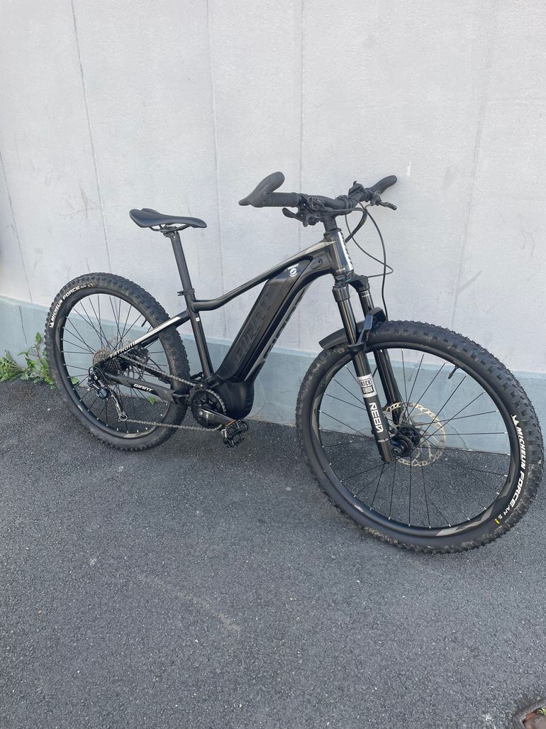 Used Giant Fathom E+ 2 Electric Bike 2020 2020 Mountainbike — image 1 of 5