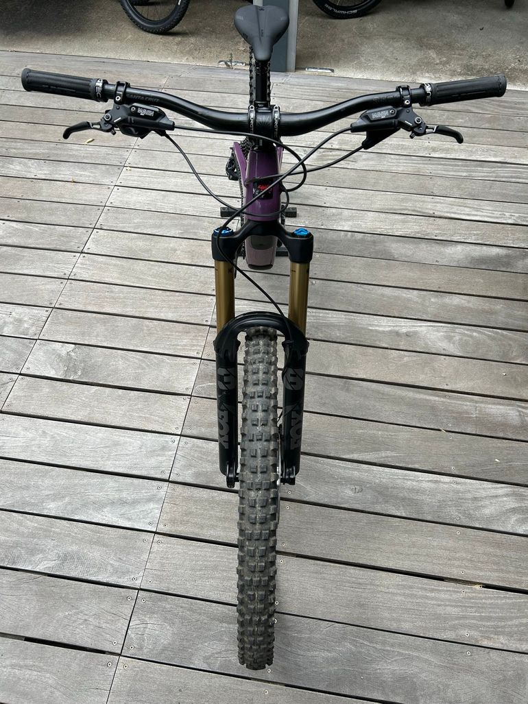 Used Santa Cruz MEGATOWER X01 Coil / Carbon CC 2024 2024 Mountainbike, Purple, 29 — image 4 of 5