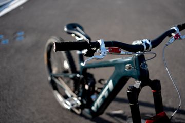Used Yeti MTE Custom Build 2025 Mountainbike, Blue — image 12 of 16