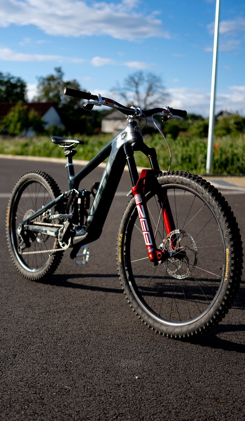 Used Yeti MTE Custom Build 2025 Mountainbike, Blue — image 14 of 16