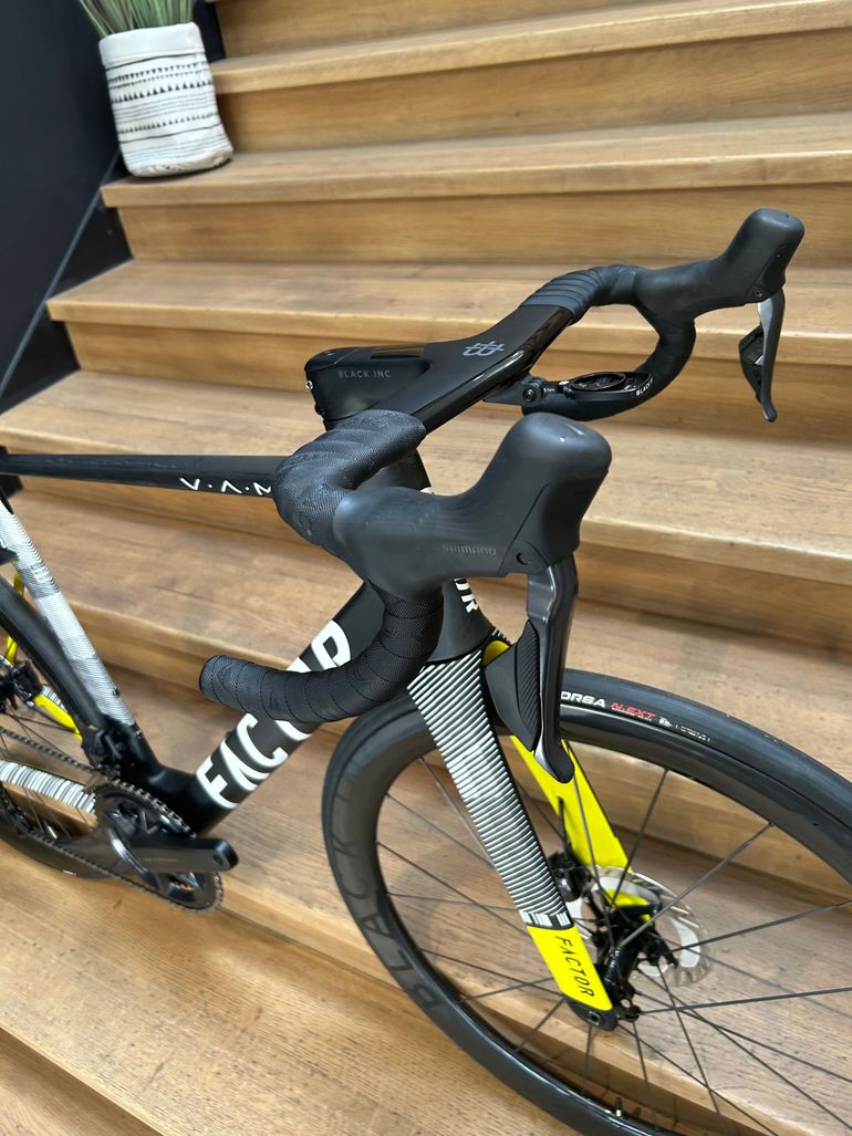 Used Factor OSTRO VAM - Shimano Ultegra 2026 2026 Road & Gravel, Hellgrau — image 3 of 5