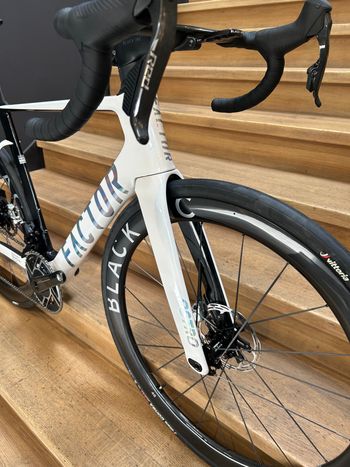Used Factor OSTRO VAM - SRAM Red w/ Power Meter 2026 2026 Road & Gravel, Weiß — image 5 of 5