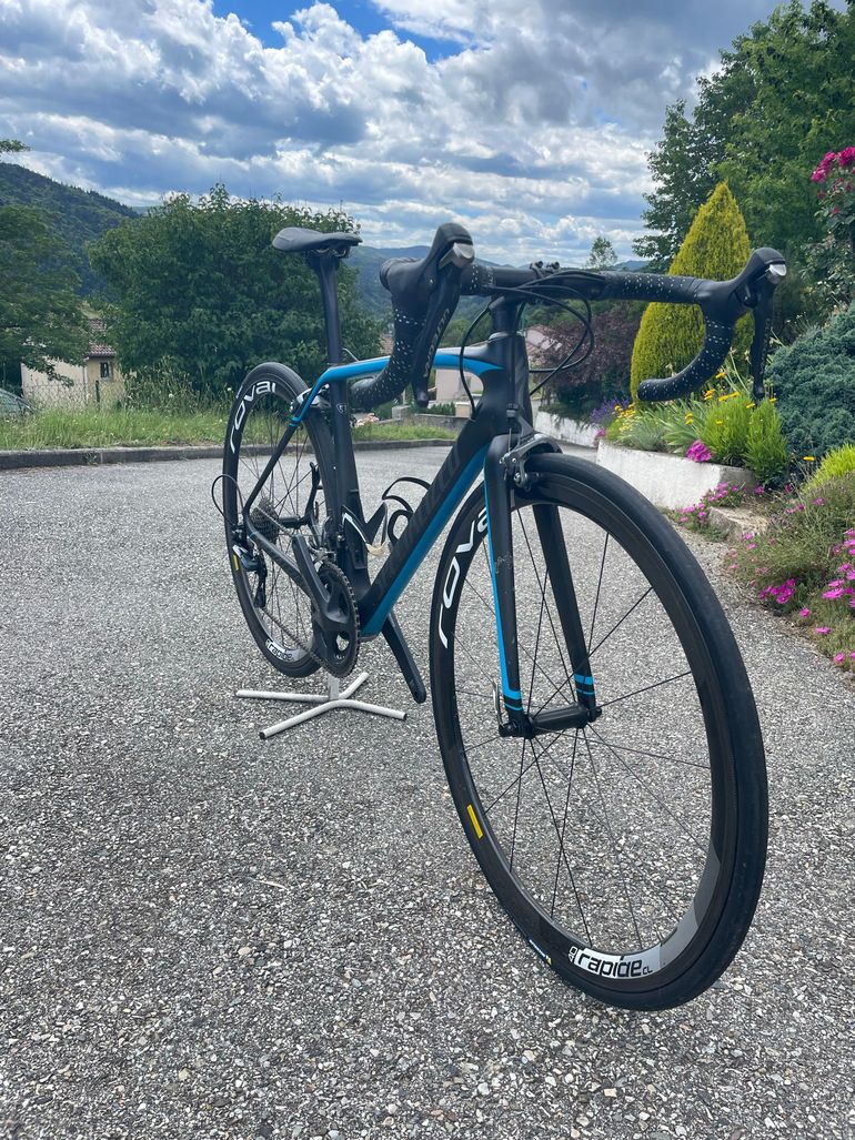 Used Specialized Tarmac Pro Race 2015 2015 Road & Gravel — image 2 of 13