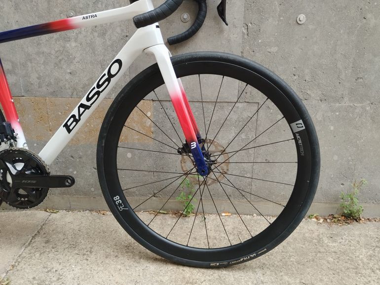 Used Basso Basso Astra 2025 Shimano 105 Di2 2025 Road & Gravel, White — image 3 of 14