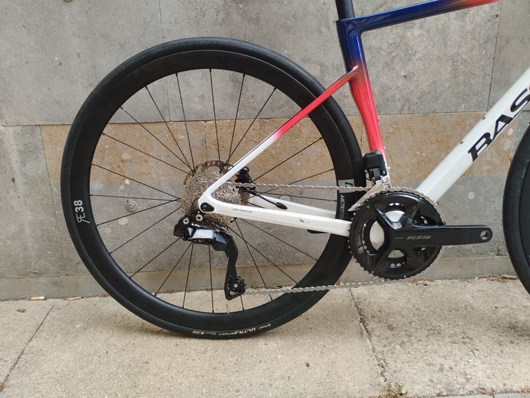 Used Basso Basso Astra 2025 Shimano 105 Di2 2025 Road & Gravel, White — image 2 of 14