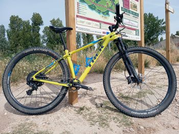 Used Trek Procaliber 9.7 SL 2017 2017 Mountainbike, Verde — image 7 of 13
