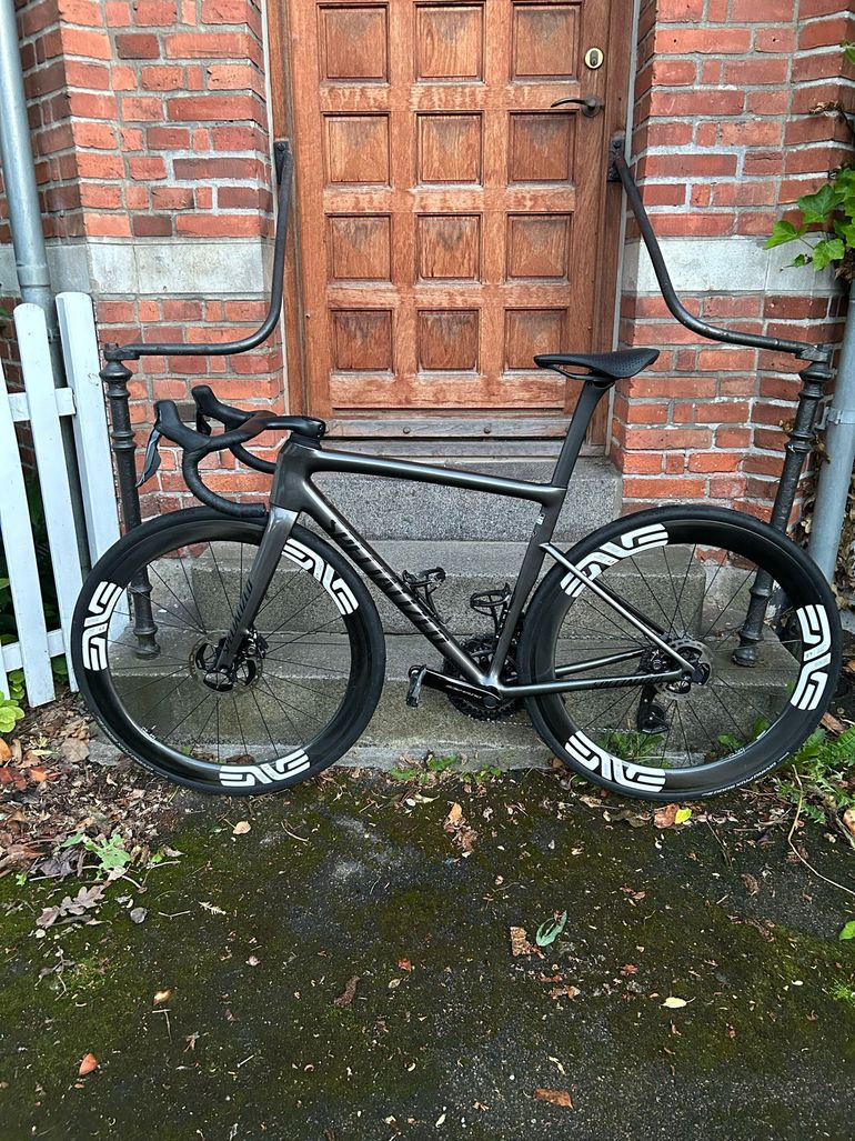 Used Specialized Tarmac SL8 Expert 2024 2024 Road & Gravel — image 2 of 7