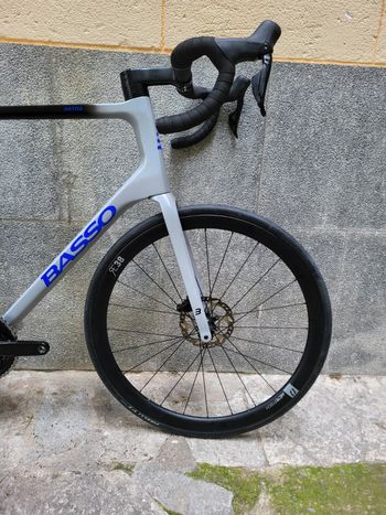 Used Basso Astra Shimano 105 Di2 2025 Carbon Wheels 2025 Road & Gravel — image 2 of 6