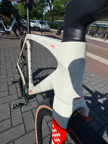 Used Trek Checkmate SLR 9 AXS 2025 2025 Road & Gravel, White — image 7 of 10