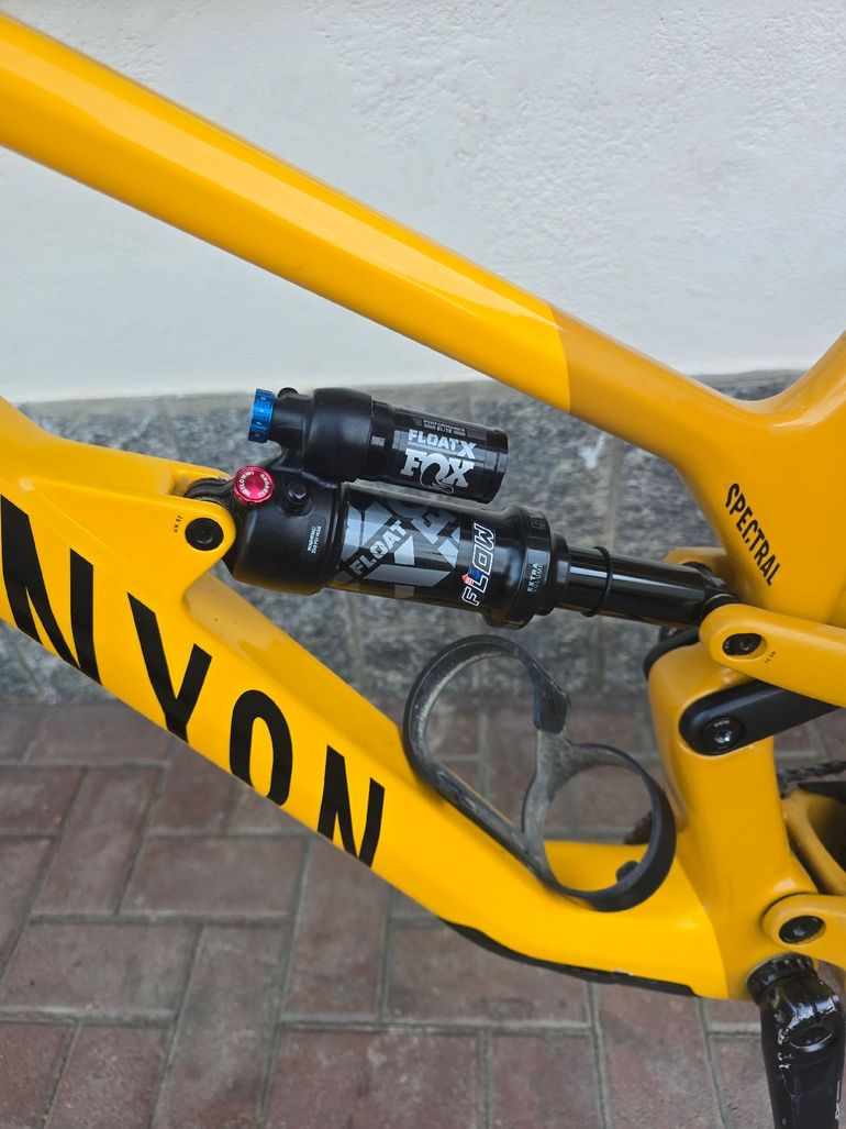 Used Canyon Spectral 29 CF 8 2023 2023 Mountainbike, Orange, 29 — image 6 of 7