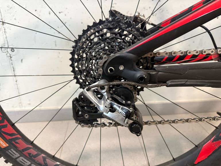 Used Specialized S-Works Stumpjumper FSR 29 2017 2017 Mountainbike, Red, 29 — image 5 of 9