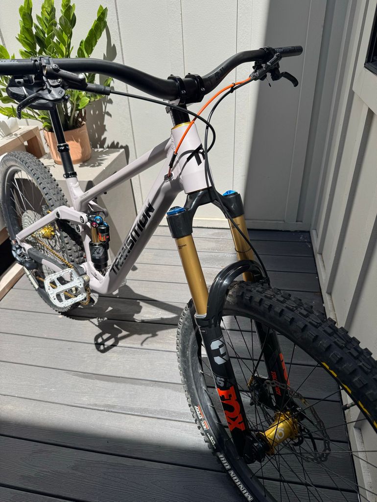 Used Transition Transition Scout Medium 2025 Mountainbike, Purple — image 6 of 9