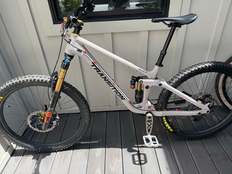Used Transition Transition Scout Medium 2025 Mountainbike, Purple — image 3 of 9