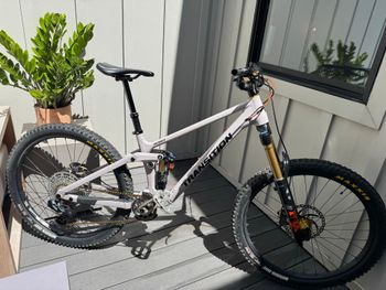 Used Transition Transition Scout Medium 2025 Mountainbike, Purple — image 2 of 9