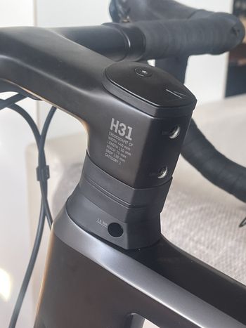 Used Canyon Aeroad CF SL Disc 7.0 2019 2019 Road & Gravel — image 9 of 11