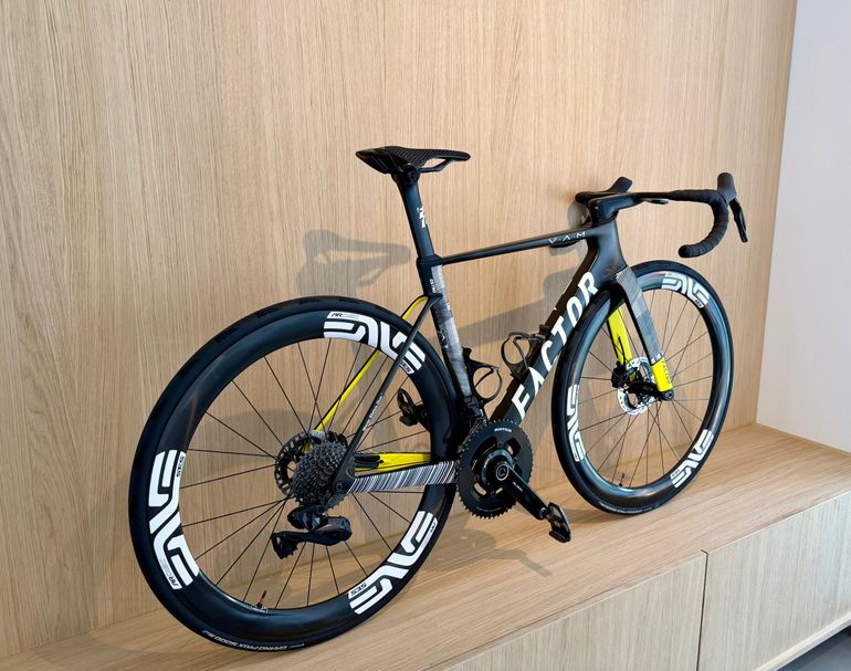 Used Factor OSTRO VAM 2025 - Geometric Stripe Frameset 2025 Road & Gravel, Schwarz — image 2 of 18