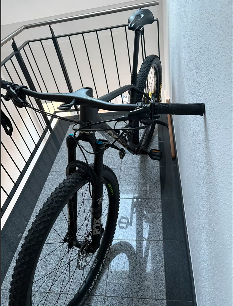 Used Orbea ALMA M20 2024 2024 Mountainbike, Black, 29 — image 3 of 6