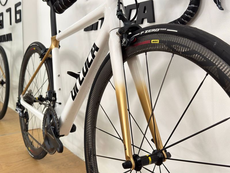 Used Di Luca Custom Shimano Ultegra Di2 2023 Road & Gravel, White — image 6 of 7