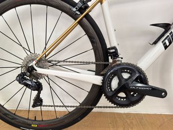 Used Di Luca Di Luca Custom Shimano Ultegra Di2 2023 Road & Gravel — image 2 of 7