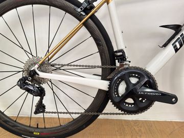 Used Di Luca Custom Shimano Ultegra Di2 2023 Road & Gravel, White — image 2 of 7