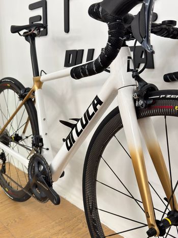 Used Di Luca Di Luca Custom Shimano Ultegra Di2 2023 Road & Gravel — image 7 of 7