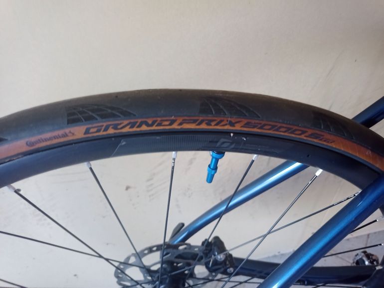 Used Scott Addict 20 Del 2022 2022 Road & Gravel — image 3 of 6