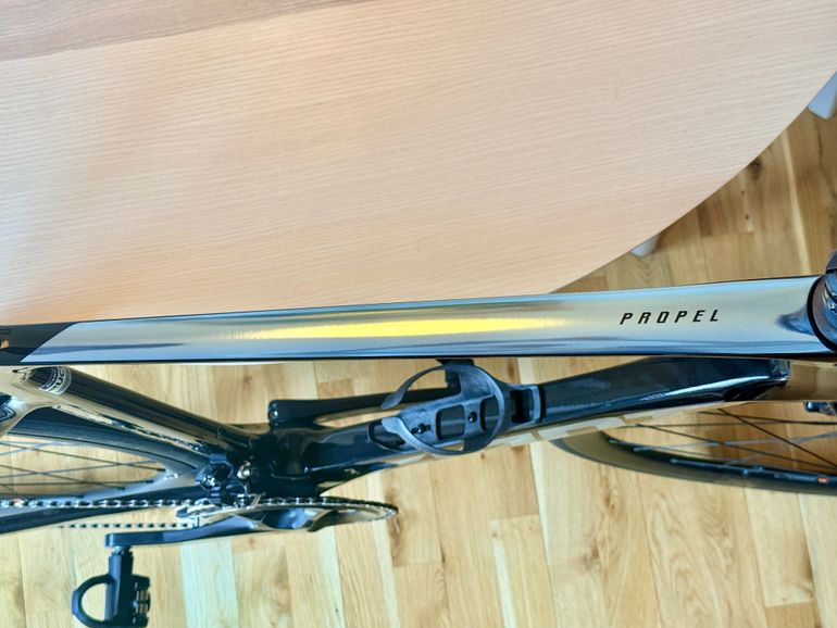 Used Giant Propel Advanced 2 2025 2025 Road & Gravel, Black — image 3 of 5