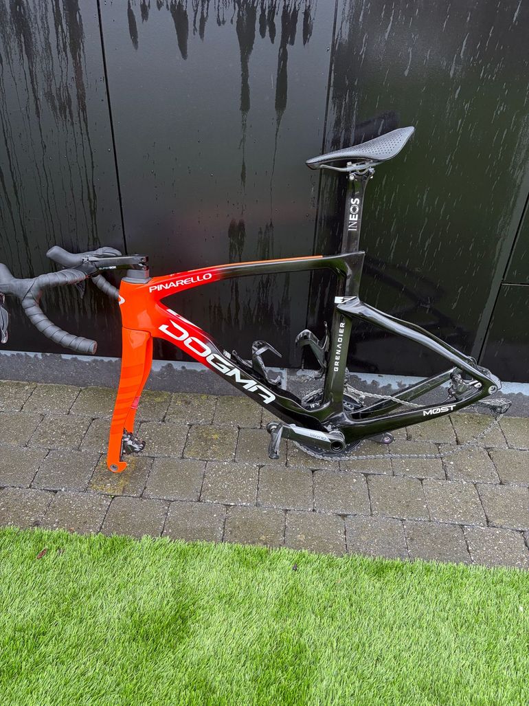 Used Pinarello Dogma Frameset 2025 Road & Gravel — image 6 of 8