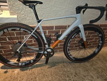 Used Superior X-ROAD Team Issue Di2 GR 2025 2025 Road & Gravel — image 6 of 7