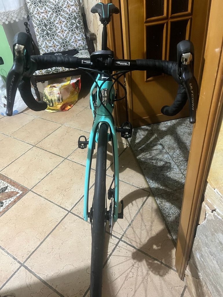 Used Bianchi Aria - Ultegra 2022 2022 Road & Gravel — image 3 of 5