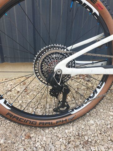 Used Giant Anthem Sram Eagle Transmission XX SL 2024 Mountainbike, White, 29 — image 3 of 7