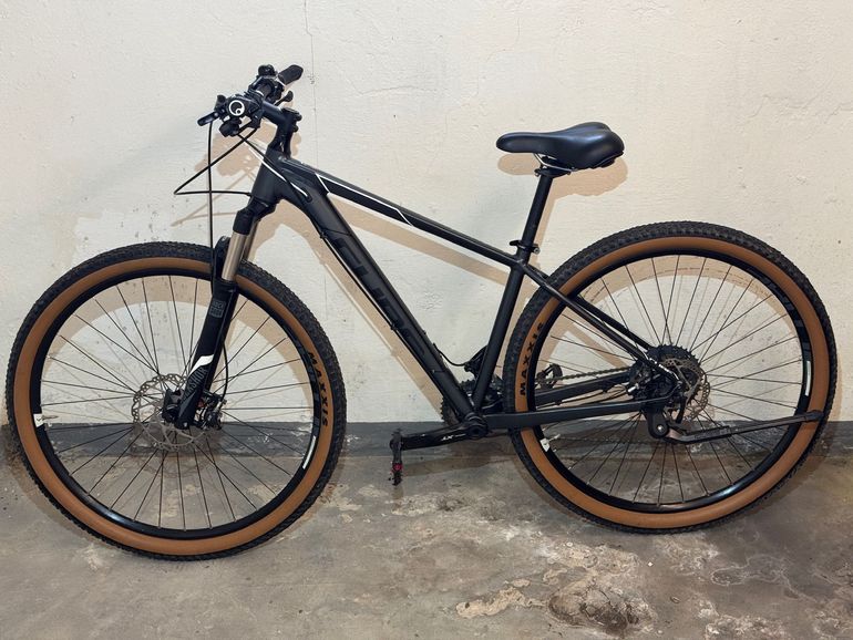 Used CUBE RACE ONE 2019 2019 Mountainbike, Schwarz, 27.5, 29 — image 2 of 11