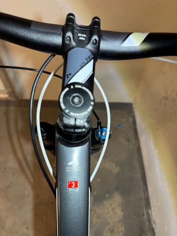 Used CUBE RACE ONE 2019 2019 Mountainbike, Black, 27.5, 29 — image 8 of 11