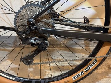 Used CUBE RACE ONE 2019 2019 Mountainbike, Black, 27.5, 29 — image 3 of 11