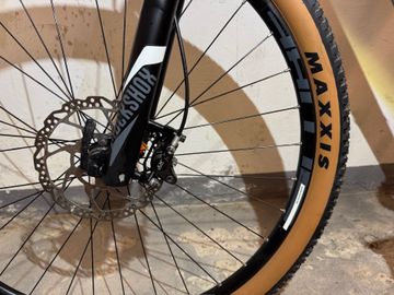 Used CUBE RACE ONE 2019 2019 Mountainbike, Black, 27.5, 29 — image 9 of 11