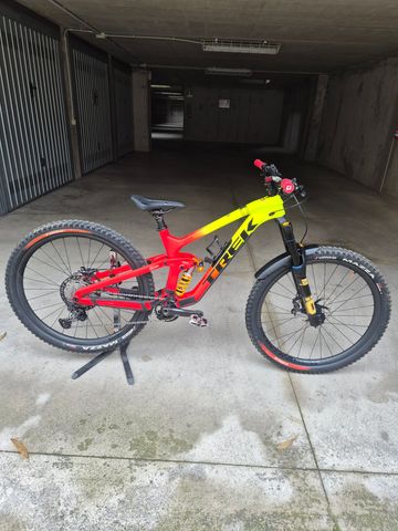 Brugt Trek Slash 9.8 XT Gen 5 2023 2023 Mountainbike — billede 3 af 5