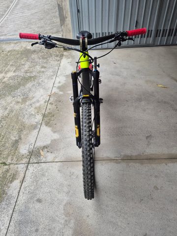 Brugt Trek Slash 9.8 XT Gen 5 2023 2023 Mountainbike — billede 5 af 5