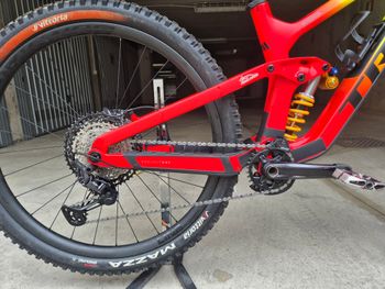 Used Trek Slash 9.8 XT Gen 5 2023 2023 Mountainbike — image 2 of 5