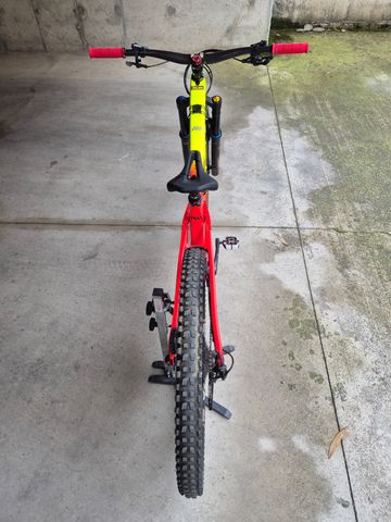Brugt Trek Slash 9.8 XT Gen 5 2023 2023 Mountainbike — billede 4 af 5