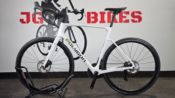 Used Polygon Strattos 8 Disc Ultegra Di2 2026 Road & Gravel — image 3 of 20