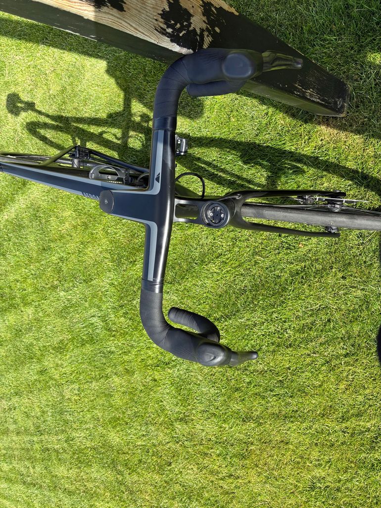 Used Canyon Aeroad CF SL Disc 8.0 Di2 2019 2019 Road & Gravel, Black — image 4 of 6