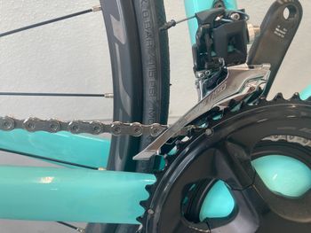 Used Bianchi Infinito 105 2025 2025 Road & Gravel, Green — image 4 of 5