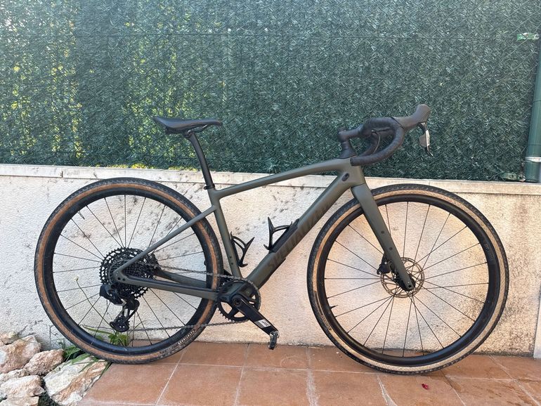 Used Specialized Diverge Comp 2024 2024 Road & Gravel, Green — image 1 of 7
