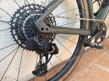 Used Specialized Diverge Comp 2024 2024 Road & Gravel, Green — image 3 of 7