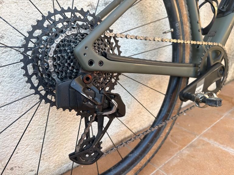 Used Specialized Diverge Comp 2024 2024 Road & Gravel, Green — image 3 of 7